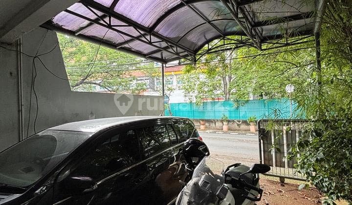Rumah Mewah Tanah Luas 439M² di Puri Indah - Dekat Ipeka & Notre Dame