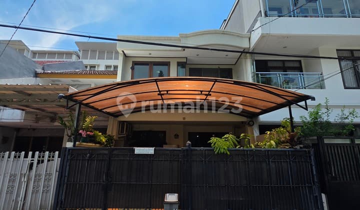 Rumah Strategis Janur Elok Kelapa Gading - Depan Taman & Full Furnished - Dekat Akses Tol
