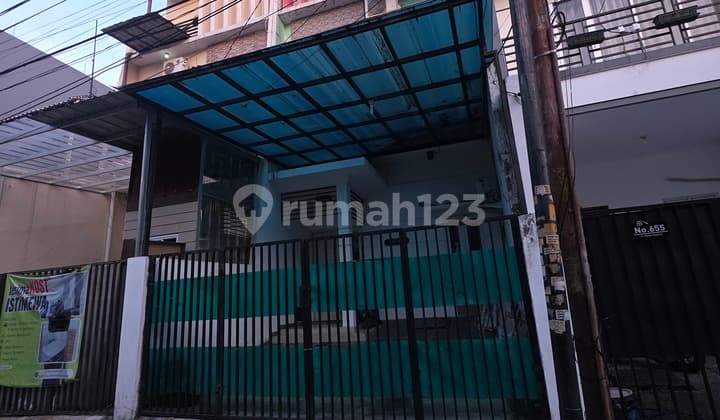 Fast Sale Strategic 2.5-Story House in Tomang Near Taman Anggrek Mall & Central Park