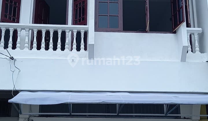 Shop House on Sersan Zuraida Street, Jambi, Jambi 120 m Renovated, Freehold Certificate