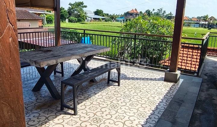 Di jual Rumah semi villa los sawah
