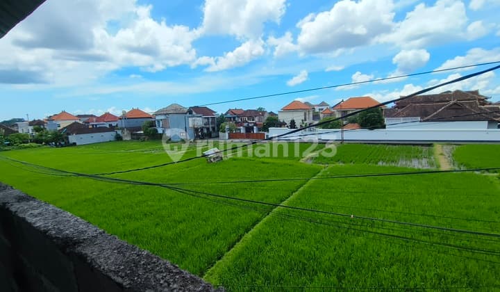 Di Jual Rumah Lantai 2 View Sawah Batubulan