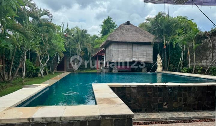 Beachside Villa For Sale