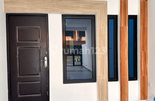 For Rent Rumah Strategis Tanjung Duren