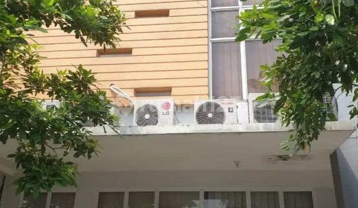 Spacious 270sqm Well-Furnished Shop House in Ruko Cinere Bellevue, Depok.