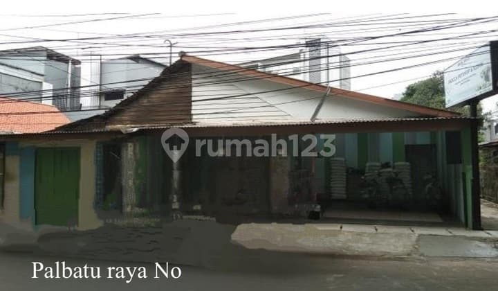 Nice House Next to the Road, Suitable for Business in Palbatu Raya. Menteng Dalam. South Jakarta.