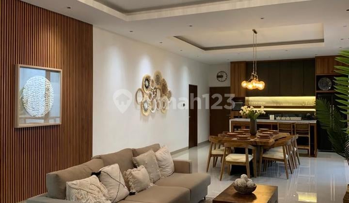 Rumah Mewah Sangat Bagus Di Lingkungan Nyaman dan Asri Di Villa Cinere Mas