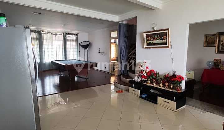 Golden Opportunity Spacious and Comfortable Home in Bintaro Sector 7, Tat An