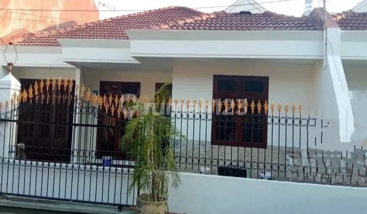 Rumahbaru Siap Huni di Klampis. Sukolilo, Surabaya