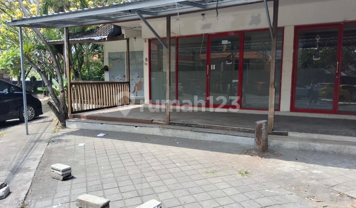 Ruang Usaha Di Posisi Hook