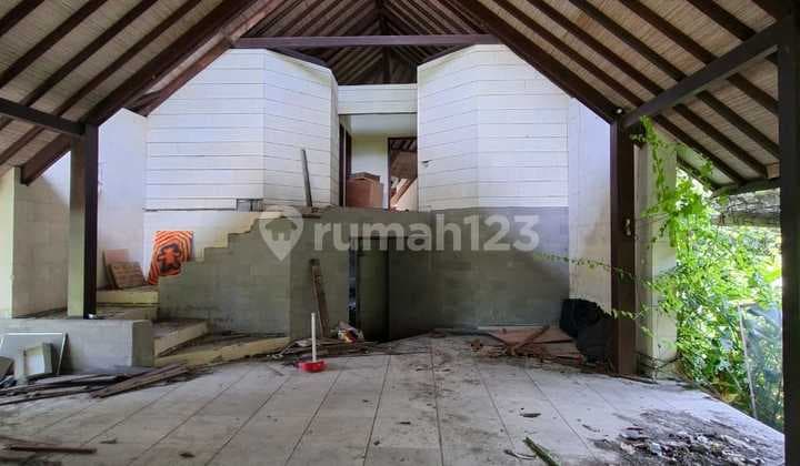 *Land lease with an abandoned building