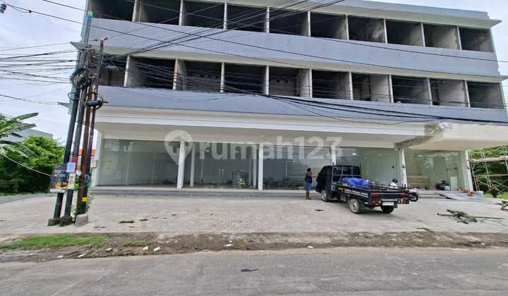 Di sewakan toko Lokasi jalan dewi sri seminyak