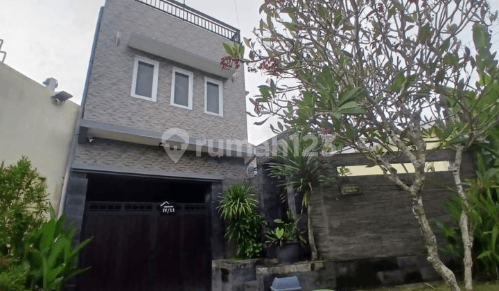 Rumah 2 Lantai Kawasan Perumahan Dekat Tol di Benoa