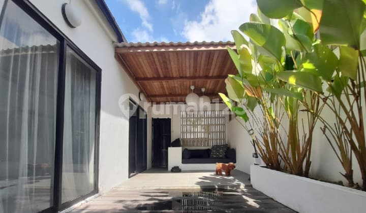 Rumah Style Villa 1 Lantai di Canggu Tibubeneng