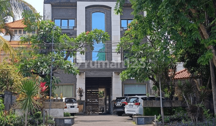 Gedung Rukan Cok Agung Tresna dan Dewi Madri Renon Denpasar, Bali