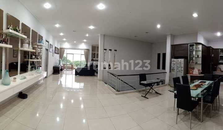 Jual rumah 4 lt split level di Dago pakar view bandung