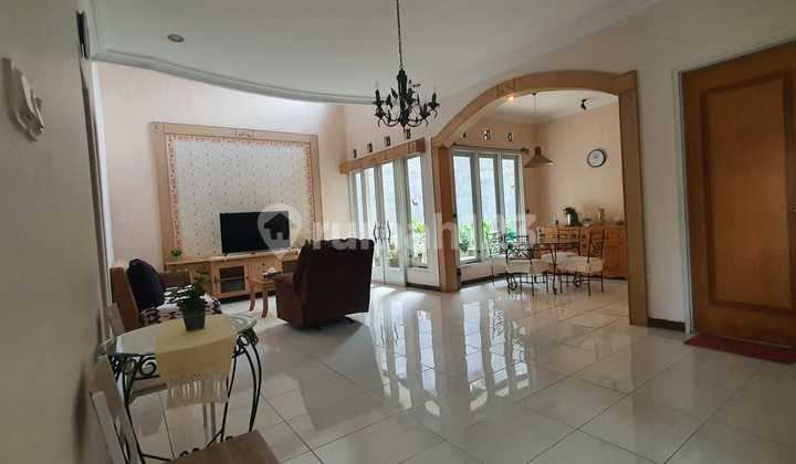 Sewa Rumah Hook Bagus di Suryalaya Furnished