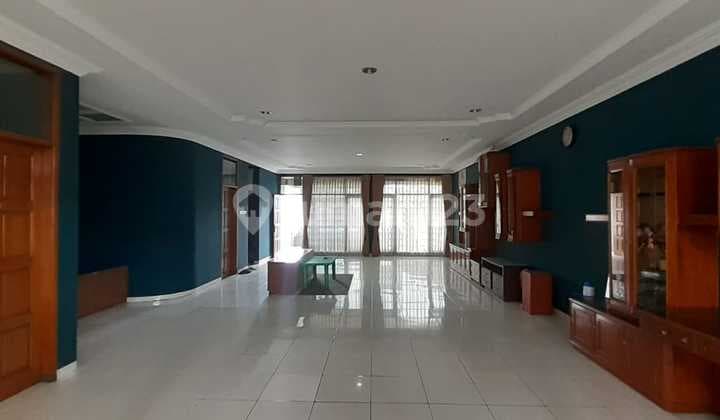 Rumah luas di lingkungan tenang nyaman sayap Dadali