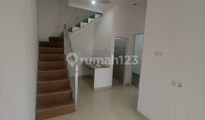 New 2 ½ Story House in General Sudirman Wing, Central Bandung