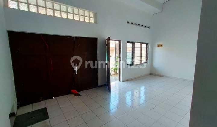 DISEWAKAN RUMAH TENGAH KOTA SAYAP KELENTENG