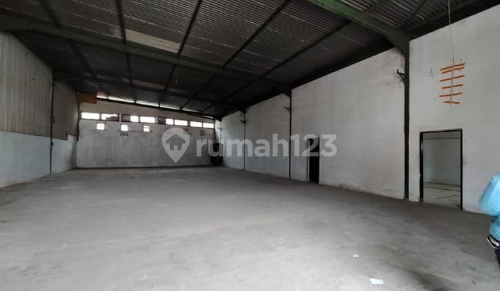 Gudang Bersama Di Tengah Kota Di Sayap Pajajaran, Bandung