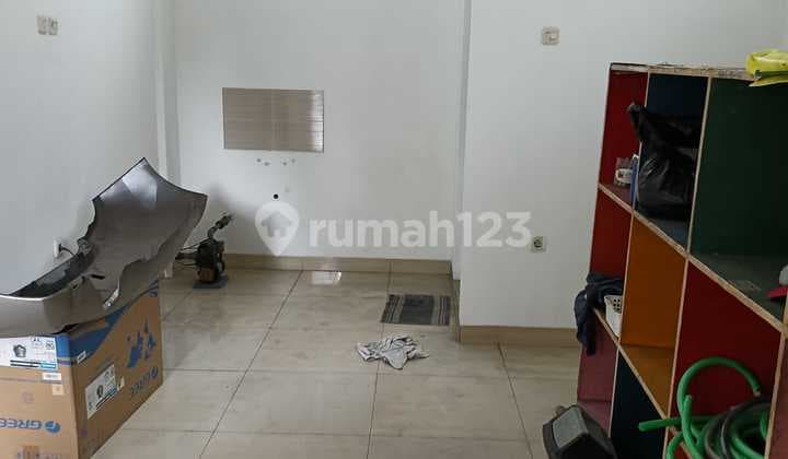 For Rent: City Center Commercial Space in a Busy Location