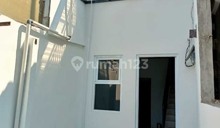 Disewakan Rumah Tengah Kota Lokasi Strategis