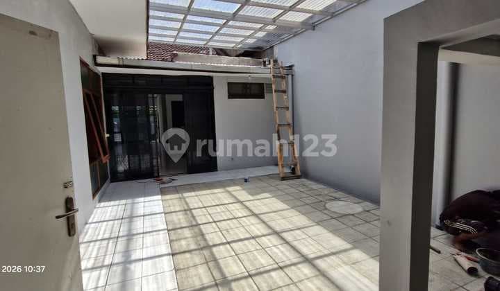 Disewakan Rumah Siap Huni Taman Holis Indah Lingkungan Tenang