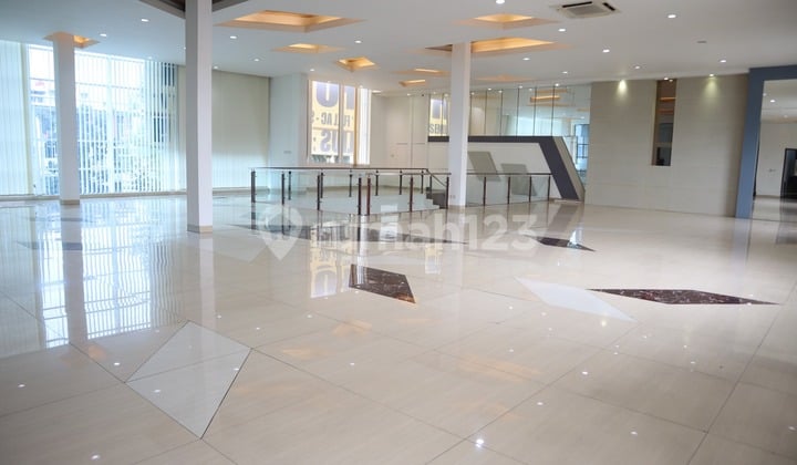 Disewakan Ruko Bagus 2 Lantai Cocok untuk Bank/ Asuransi/Kantor/Skincare