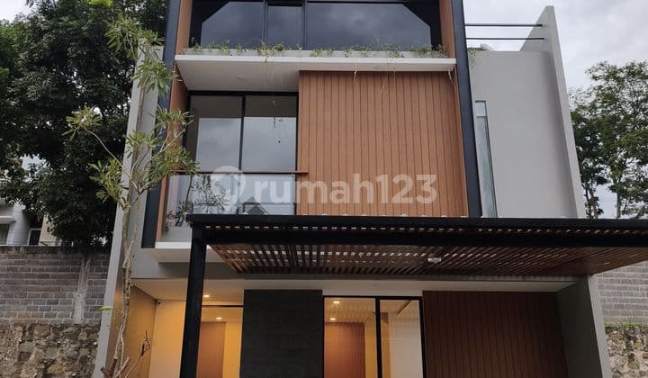 Rumah Baru Cantik, Furnished, Siap Huni, di Riverside Residence