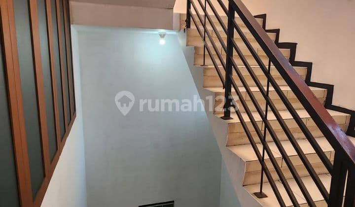 RUMAH MAINROAD DEKAT UNIV.MARANATHA DAN APARTEMENT GUNUNG BATU (FH-LN)