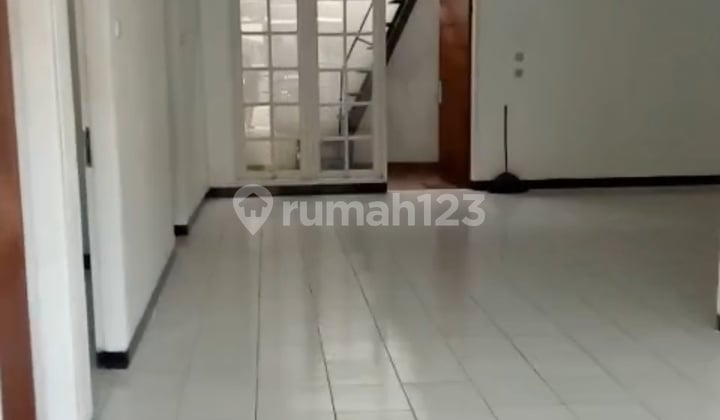 Rumah Siap Huni Strategis Dekat Mainroad Taman Kopo Indah 1 (fh-ln)