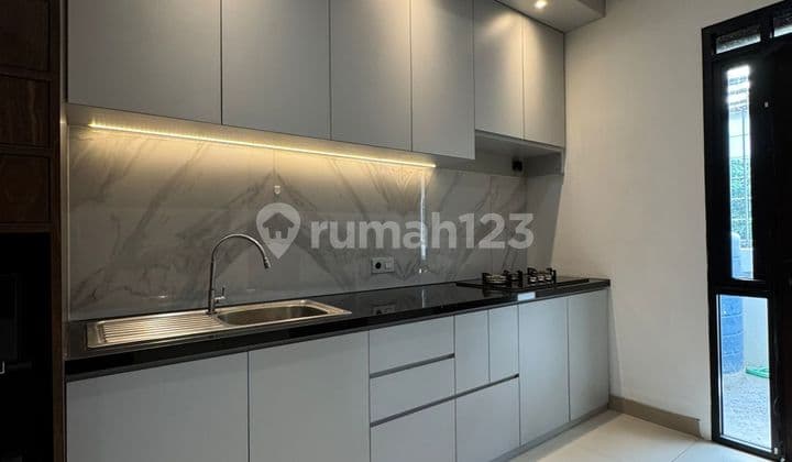 Fully Furnished Shophouse Ready to Live In, Wide Access, Near Asia Africa Street