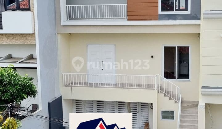 House Dijual di Puri Indah 160M²