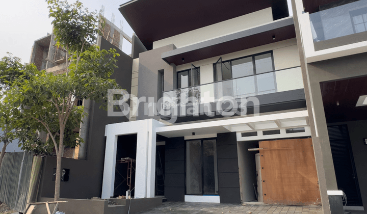 RUMAH BARU GRESS 2 LANTAI MINIMALIS DI CITRALAND DEKAT GRAHA DAN PAKUWON INDAH