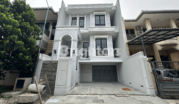 RUMAH BARU AMERICAN STYLE GRAHA FAMILI DEKAT CITRALAND DAN PAKUWON MALL