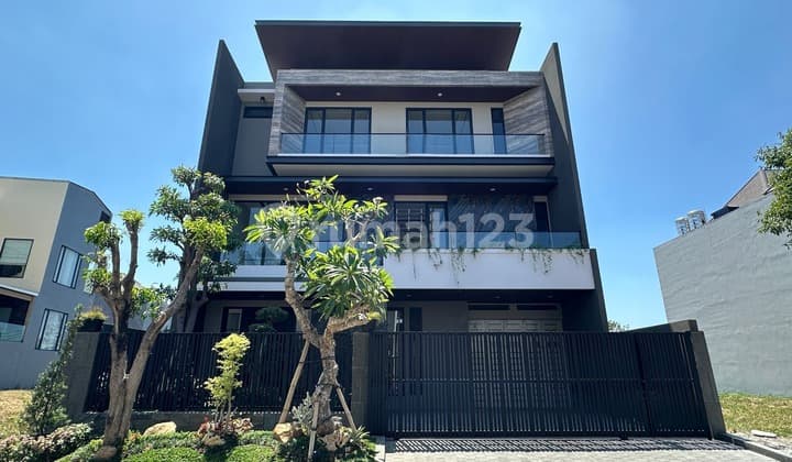 Dijual Rumah Minimalis 3 Lantai Citraland Dekat Graha & Pakuwon