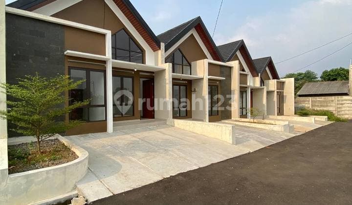 Ready-to-Occupy House in Serpong for 600 Million, Amanah Garden Village 12