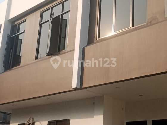 Rumah Semi Ruko Mewah Dan Elegant 3 Lantai Di Kemayoran Jakarta Pusat Rumah