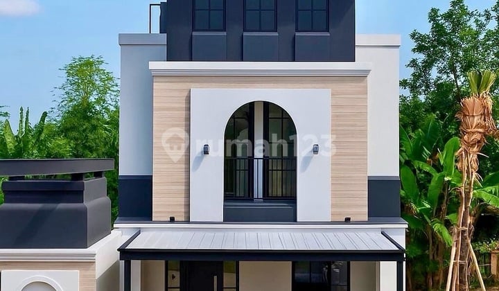 Rumah Mewah De Villa Garden Banyumanik Semarang Atas