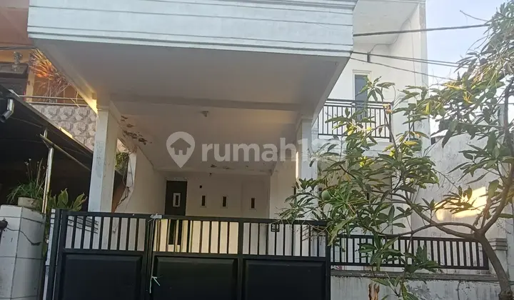 Tjandra Cottage House, Rungkut Merr Main Road, Strategic Location
