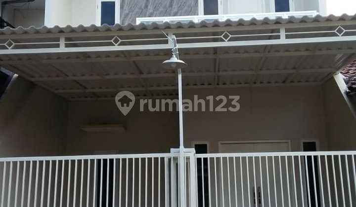 Dijual Cepat Rumah 2 Lantai Siap Huni Minimalis Pondok Tjandra