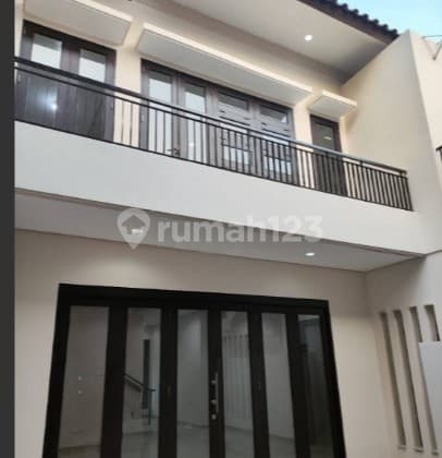 Rumah Siap Huni 2 Lantai di Kertajaya Indah Regency Surabaya