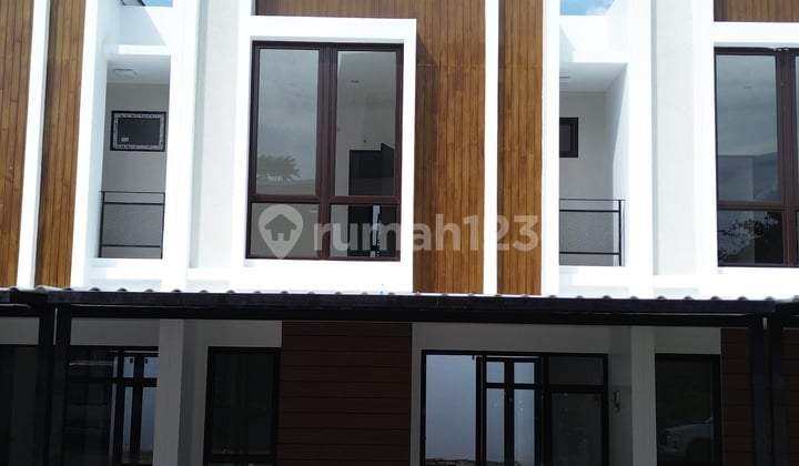 Rumah2lt Brand New .lokasi Strategis Metland@puri Jakarta Barat