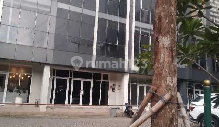 3-Story Shophouse Strategic Location Bintaro Boulevard South Tangerang