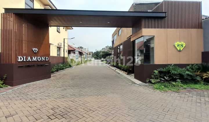 Beli Sekarang! Rumah 2 Lantai, Harga Terjangkau, Fasilitas Lengkap