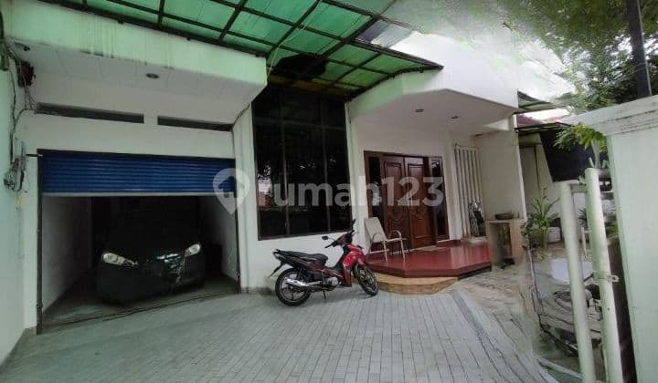 Rumah Kantor Lokasi Lingkungan Komersial Strategis