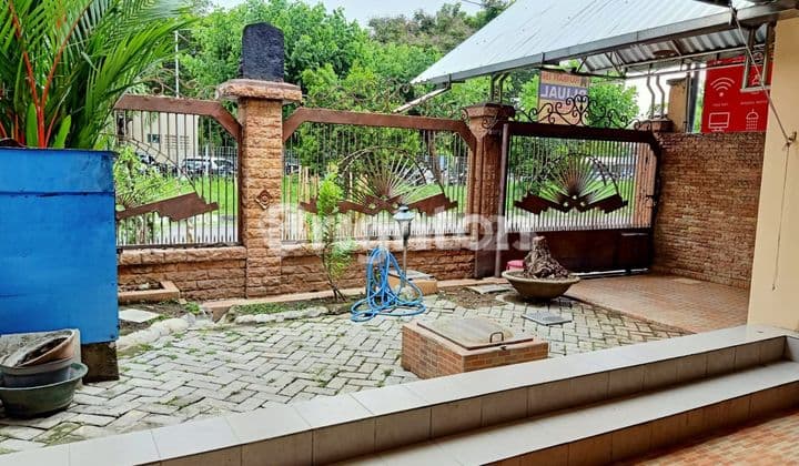 RUMAH NGINDEN INTAN BARAT