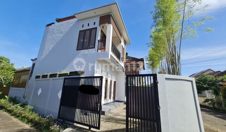 Rumah Modern Siap Huni 2 Lantai Dekat ke Pantai Jimbaran