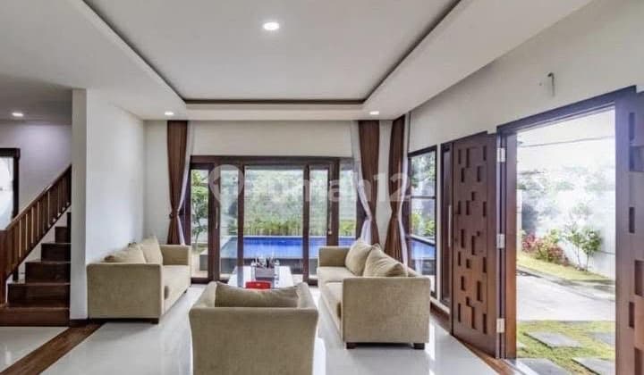 Rumah Siap Huni With Pool Posisi Hook di Denpasar Barat